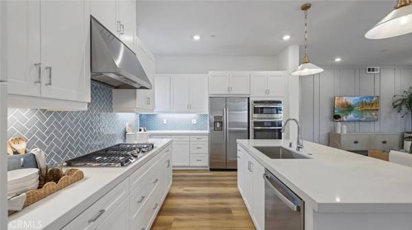 Irvine, CA 92618,532 Neilson