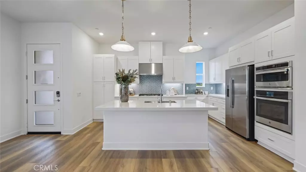 Irvine, CA 92618,532 Neilson