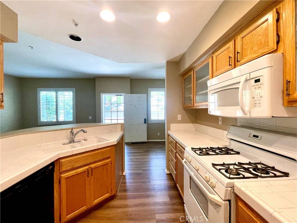 Lake Forest, CA 92610,16 Mission CT
