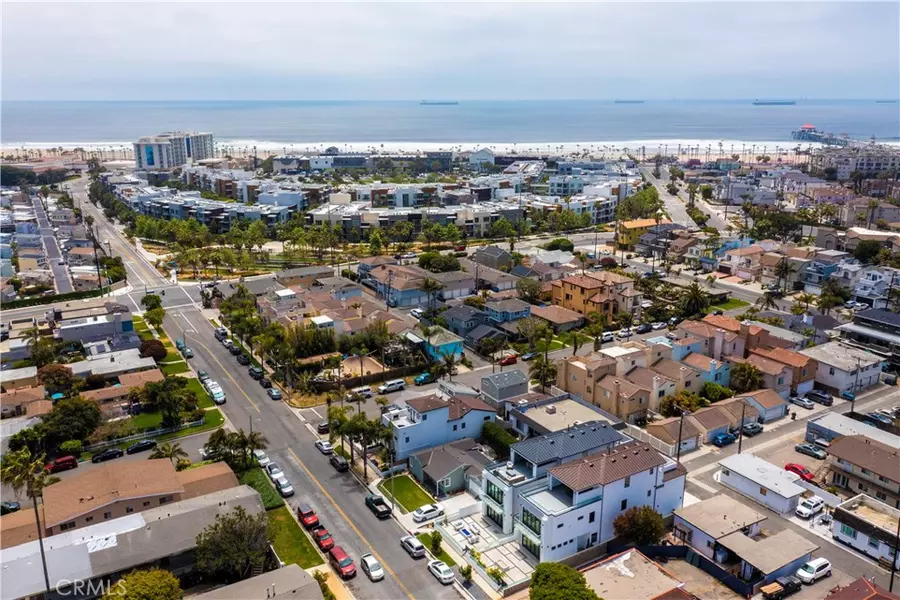209 Huntington ST, Huntington Beach, CA 92648