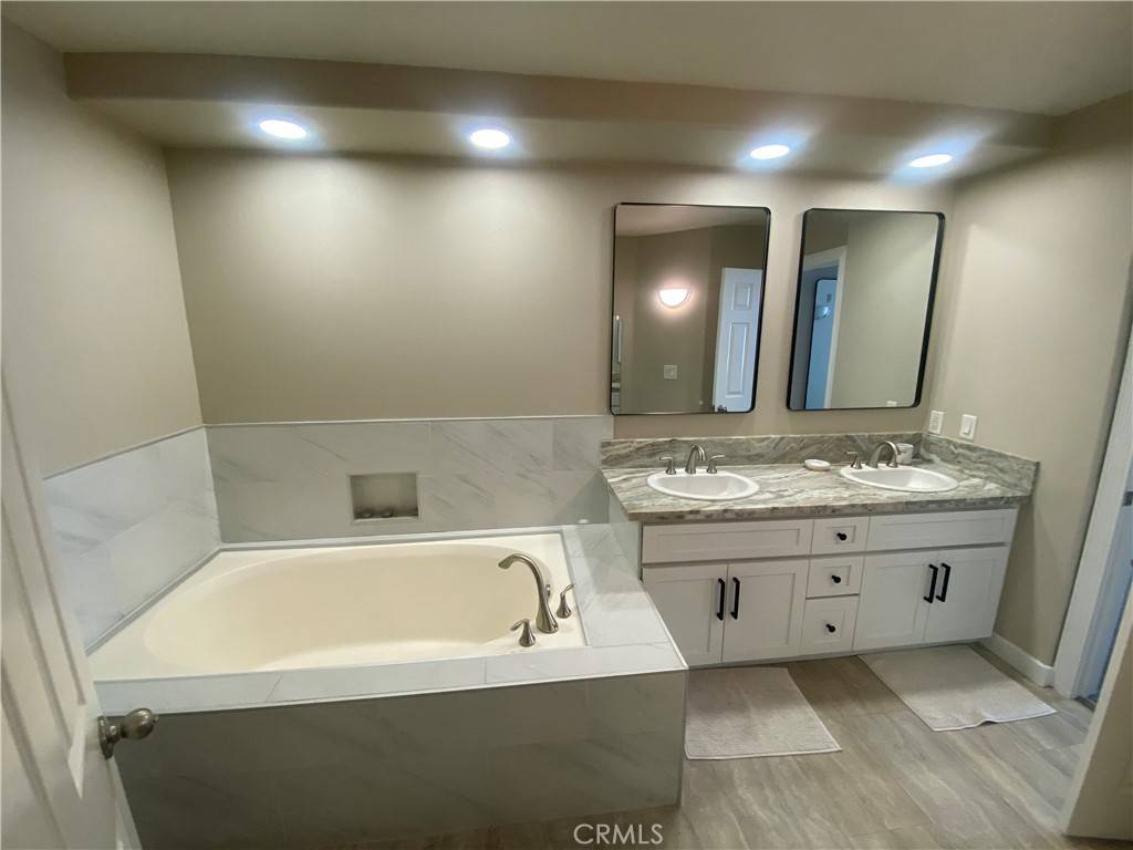 Irvine, CA 92612,2233 Martin #208
