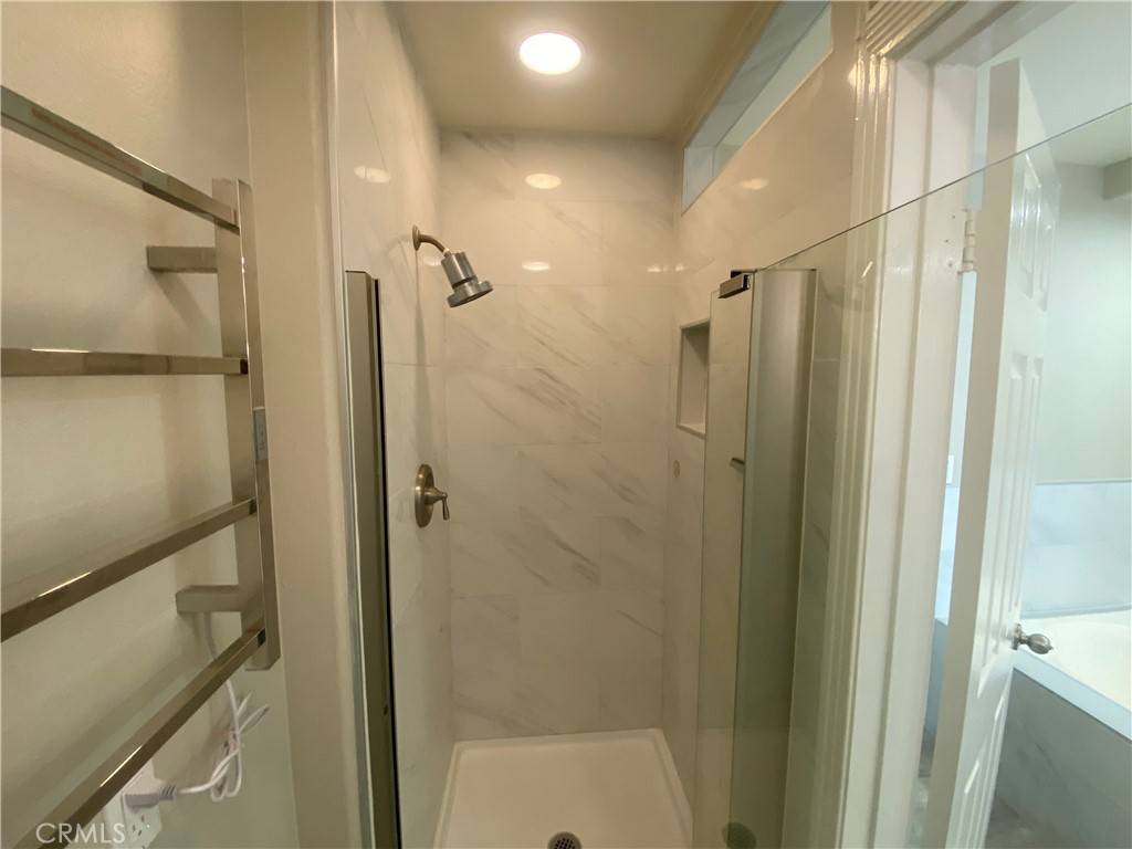 Irvine, CA 92612,2233 Martin #208
