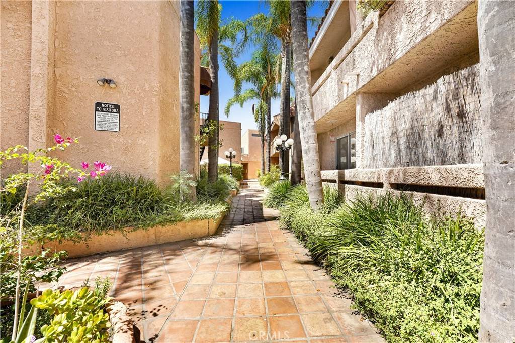 Van Nuys, CA 91406,8020 Langdon AVE #211