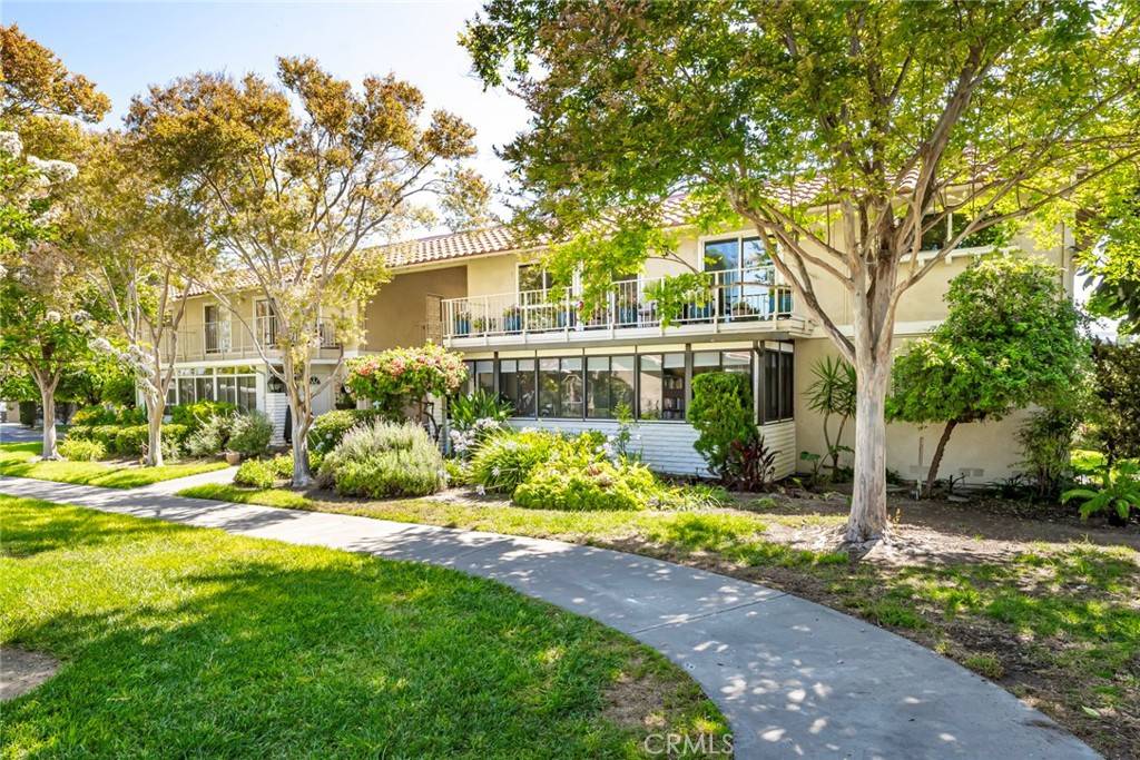Laguna Woods, CA 92637,2143 Ronda Granada #P