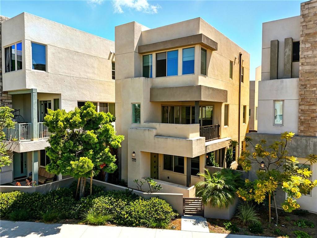 Irvine, CA 92618,186 Stellar