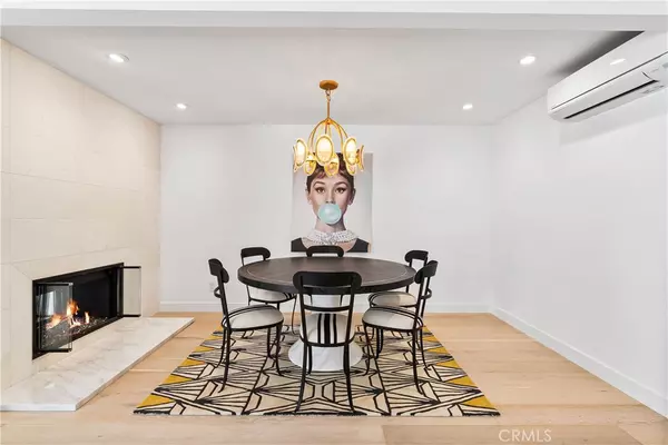 Newport Beach, CA 92663,1817 W Bay AVE #A