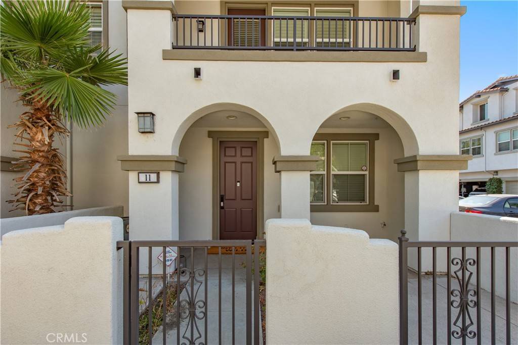 Buena Park, CA 90621,11 Travis RD