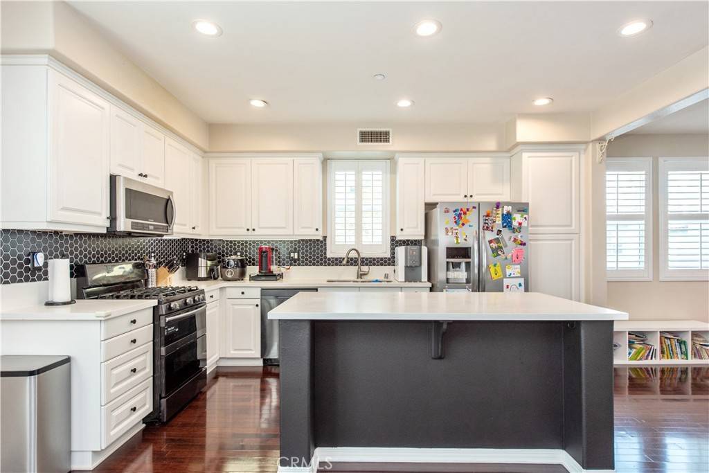Buena Park, CA 90621,11 Travis RD