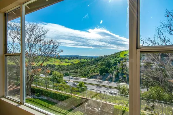 Mission Viejo, CA 92692,22705 White Oaks