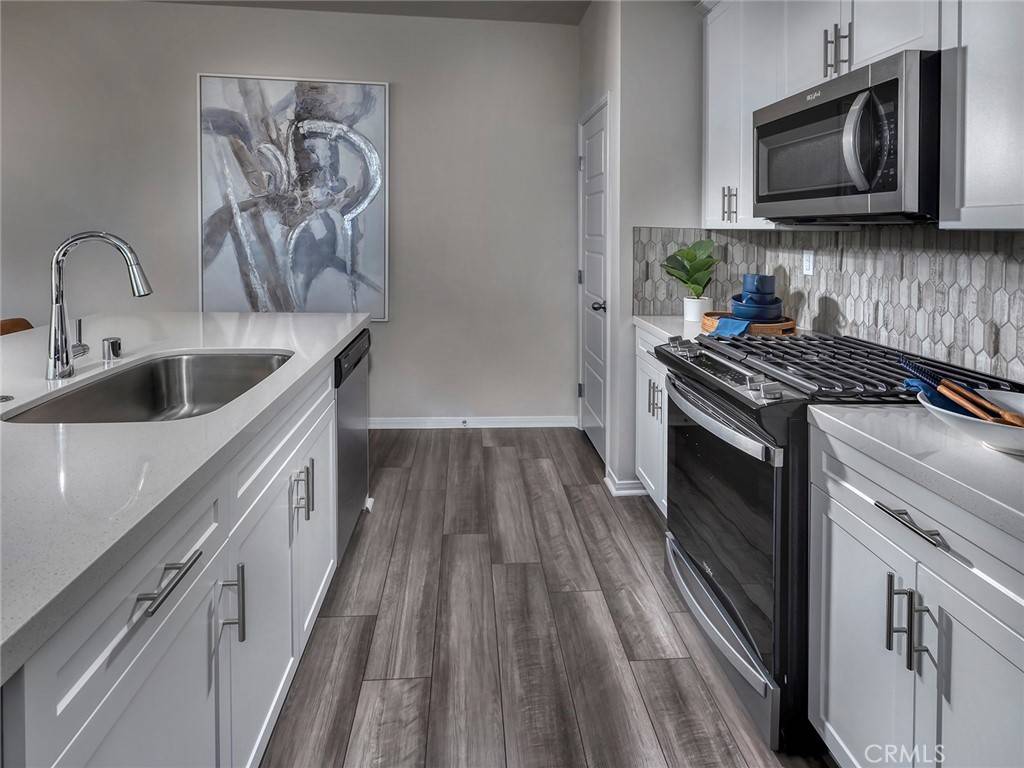 Redlands, CA 92374,2130 Bergamot ST