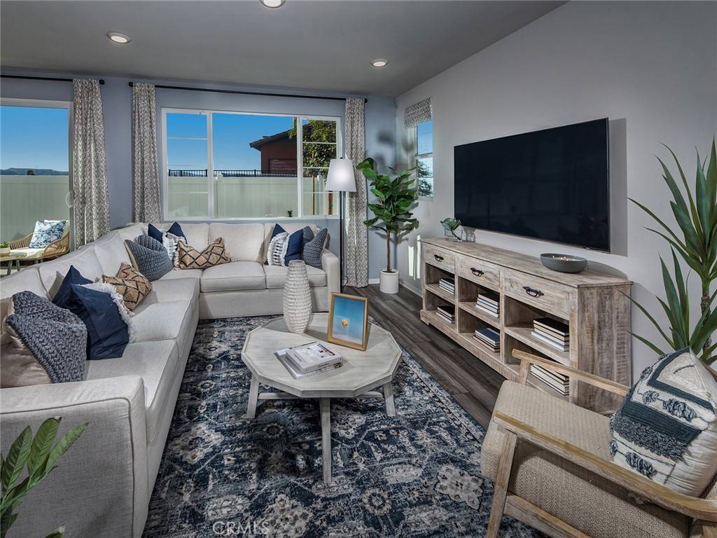 Redlands, CA 92374,2130 Bergamot ST