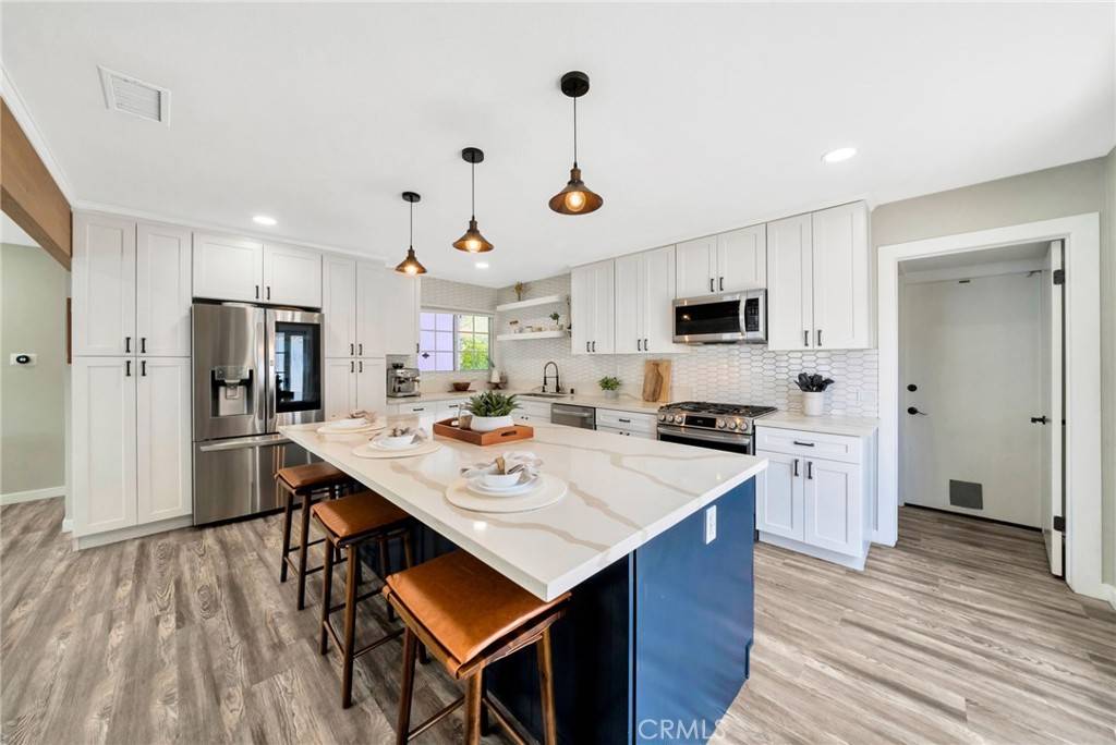 Costa Mesa, CA 92626,587 Traverse DR