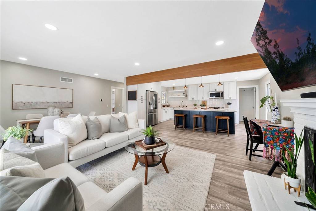 Costa Mesa, CA 92626,587 Traverse DR