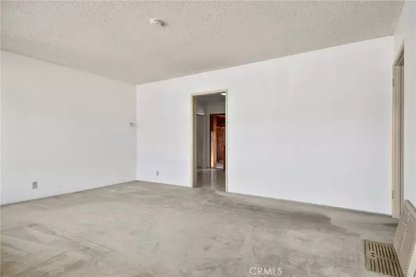 Lakewood, CA 90712,5223 Montair AVE