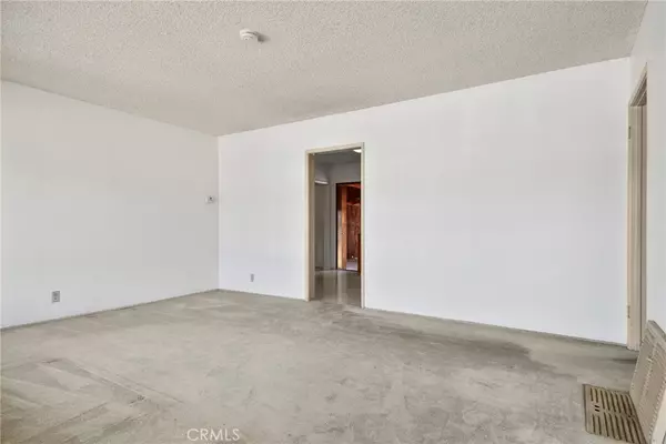 Lakewood, CA 90712,5223 Montair AVE