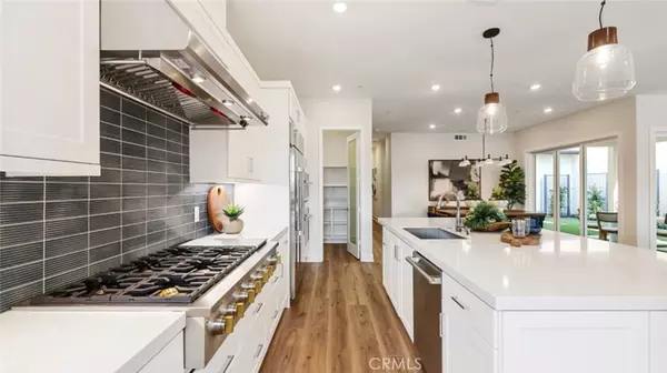 Irvine, CA 92618,504 Sonia