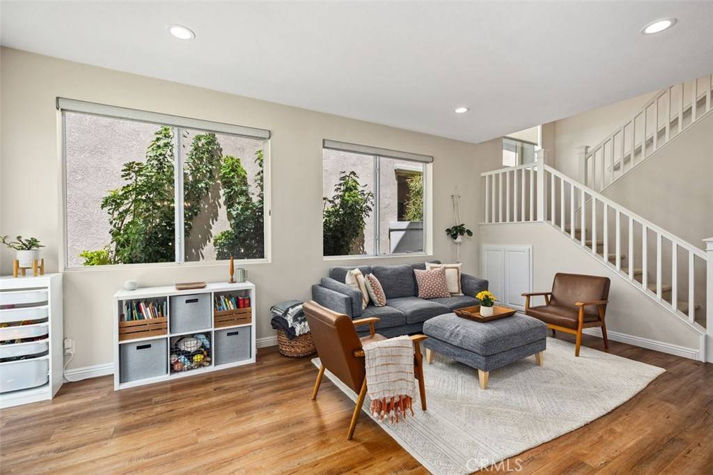 Aliso Viejo, CA 92656,8 Quebec