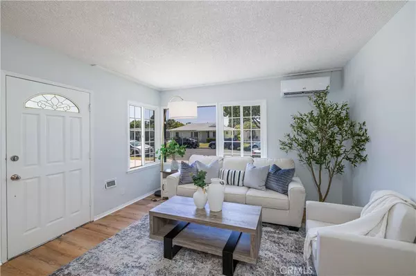 Downey, CA 90242,12108 Dunrobin AVE