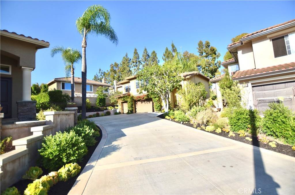 10870 Tantlinger DR, Tustin, CA 92782