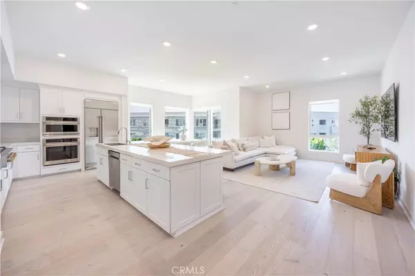 Irvine, CA 92612,3400 Rivington