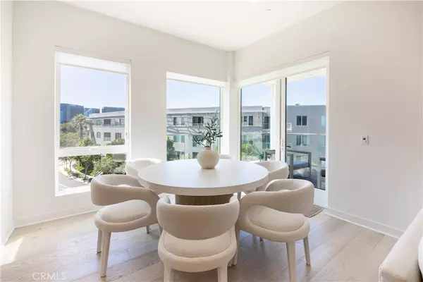 Irvine, CA 92612,3400 Rivington