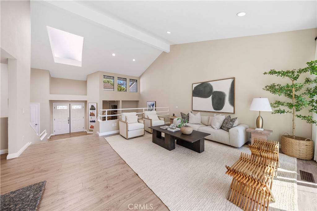 Irvine, CA 92612,15 Valley View