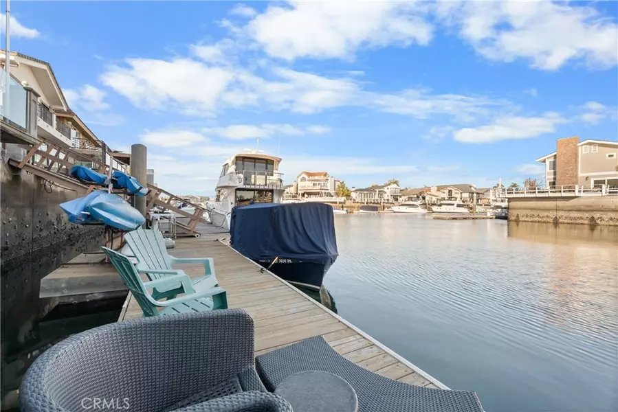 16712 Baruna LN, Huntington Beach, CA 92649