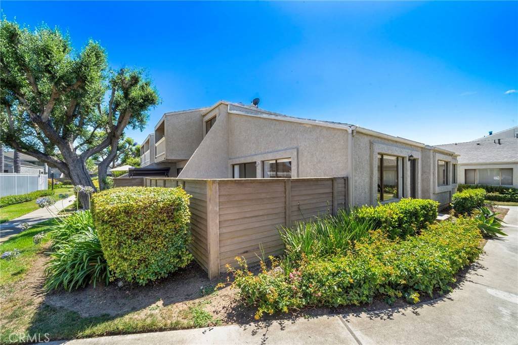 Huntington Beach, CA 92647,17842 Beard LN #88