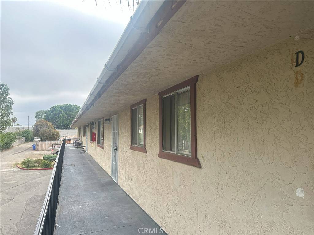 Vista, CA 92083,503 W California AVE