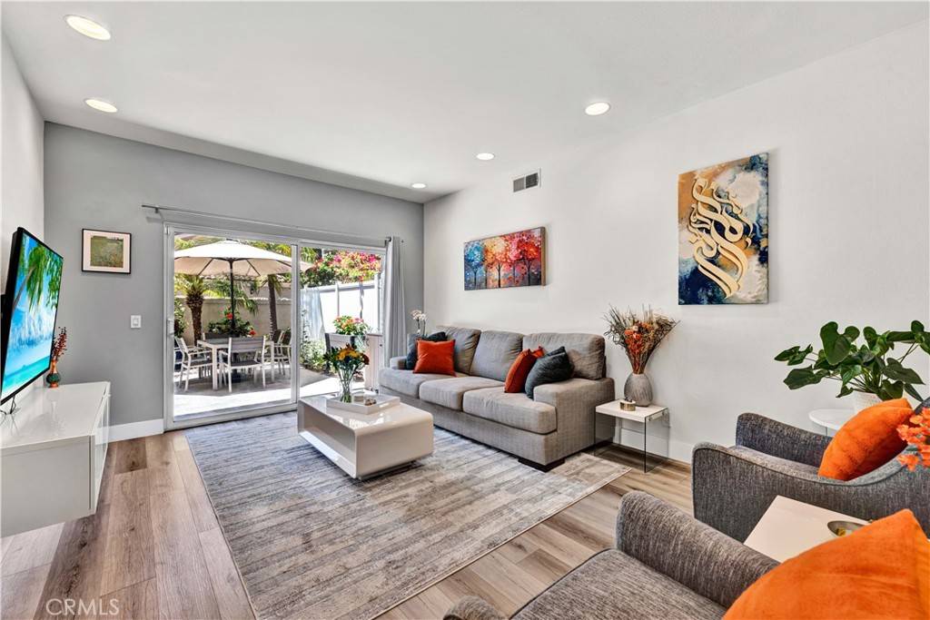 Aliso Viejo, CA 92656,3 Tortosa