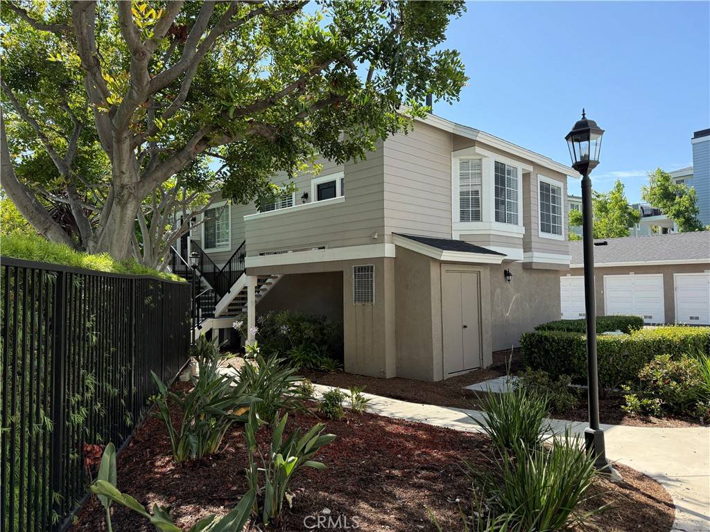 Aliso Viejo, CA 92656,23412 Pacific Park DR #36D