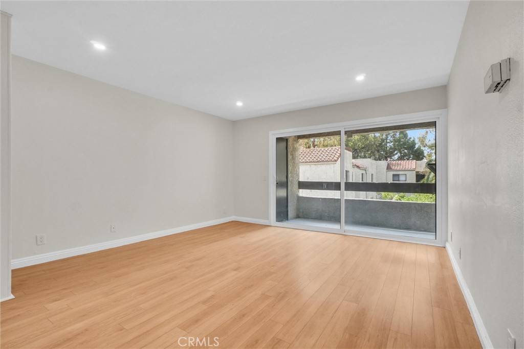 Santa Ana, CA 92701,600 W 3rd ST #C207