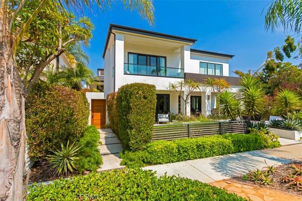 319 1/2 Jasmine AVE, Corona Del Mar, CA 92625