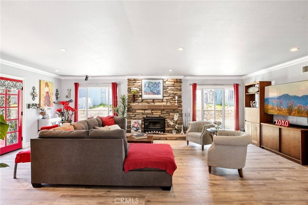 Orange, CA 92869,589 N Glenrose DR