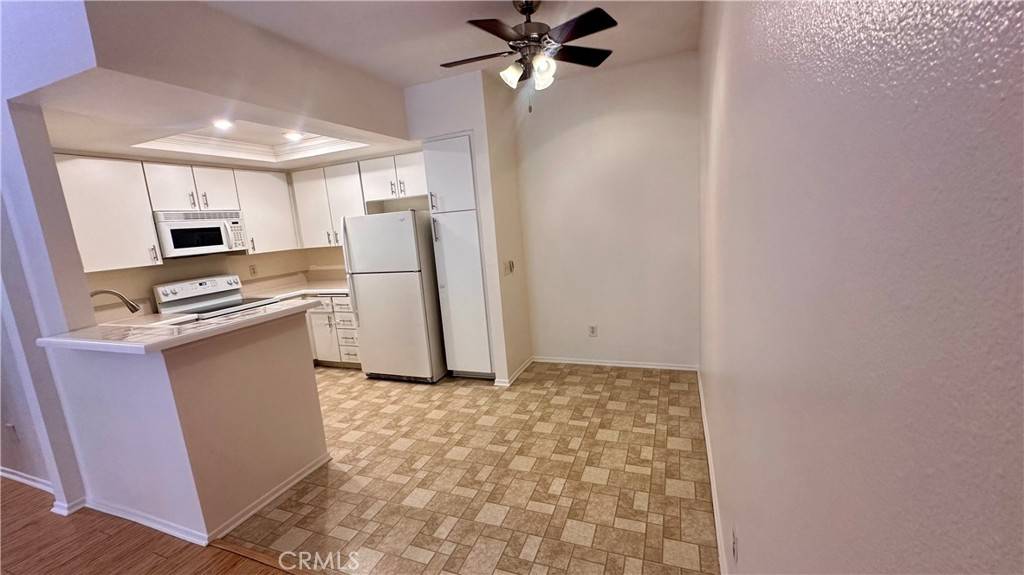 Irvine, CA 92614,111 Alberti Aisle #312