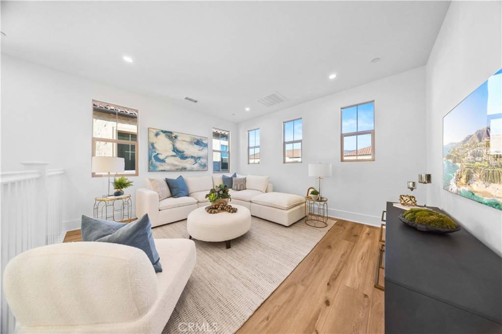 Irvine, CA 92618,307 Brimwood
