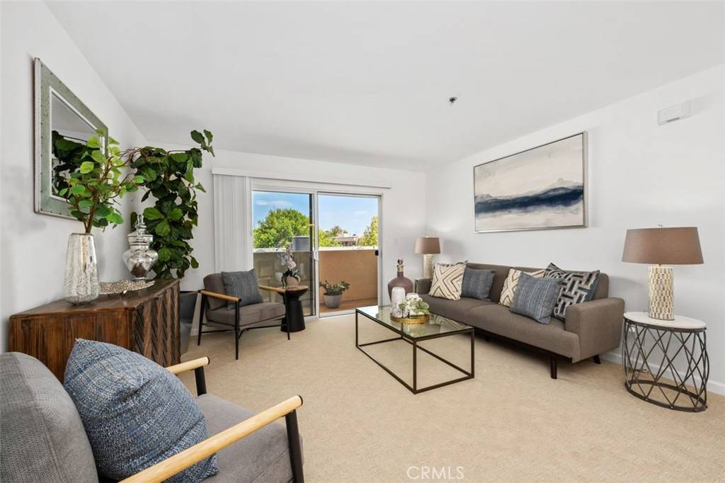 Sherman Oaks, CA 91403,4501 Cedros AVE #338
