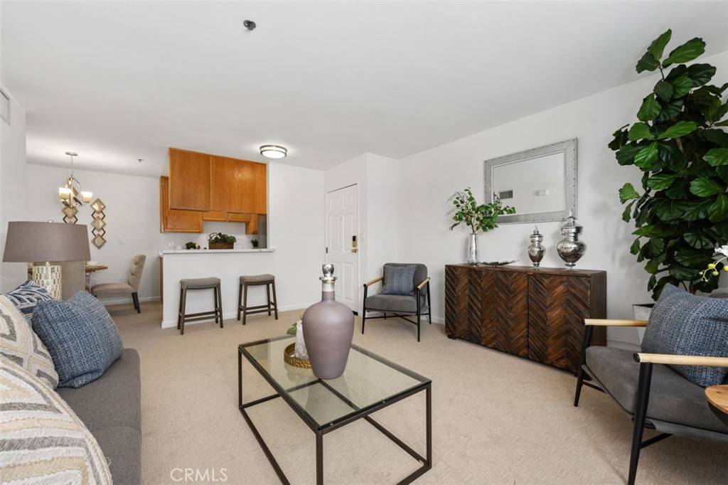 Sherman Oaks, CA 91403,4501 Cedros AVE #338
