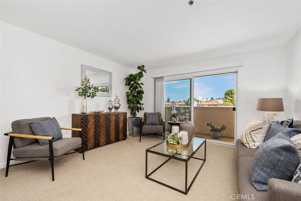Sherman Oaks, CA 91403,4501 Cedros AVE #338
