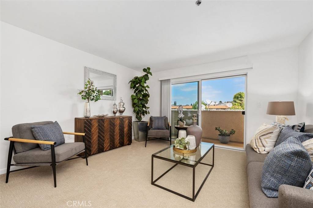 Sherman Oaks, CA 91403,4501 Cedros AVE #338