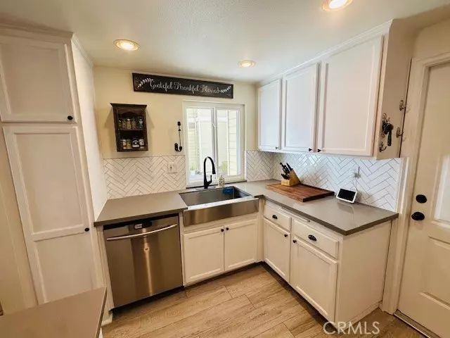 Yorba Linda, CA 92887,6080 Cape Cod LN #54