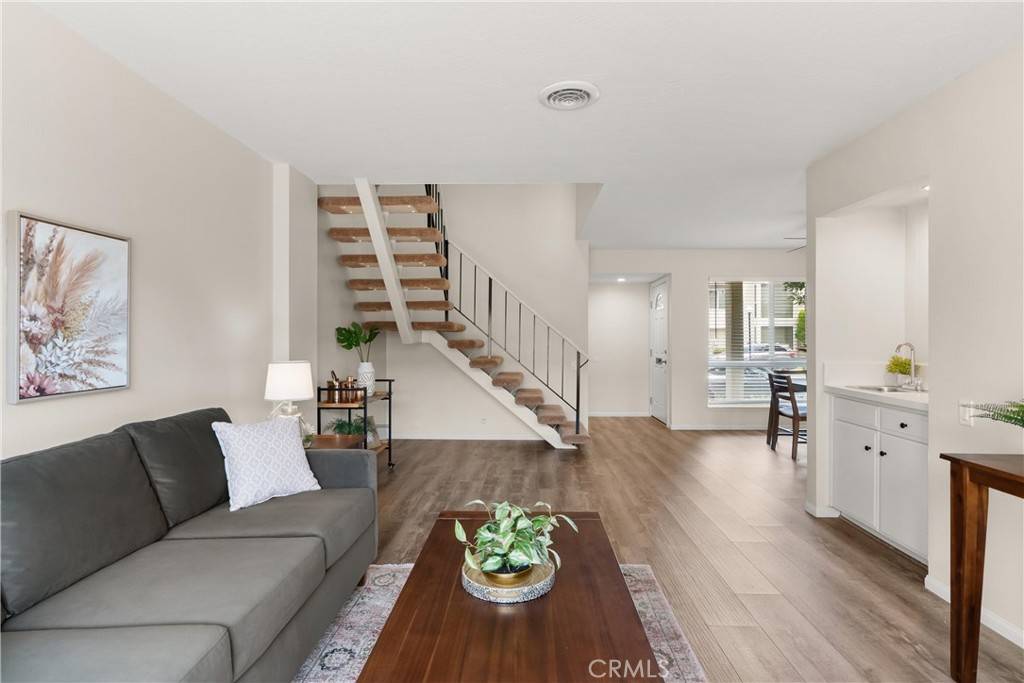 Huntington Beach, CA 92646,9846 Villa Pacific DR