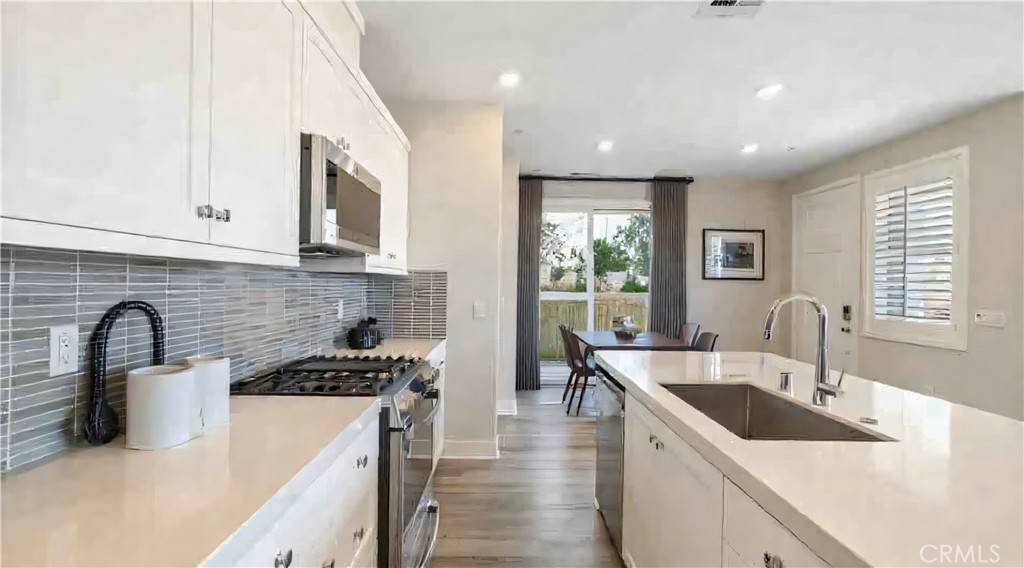 Irvine, CA 92618,442 lobata