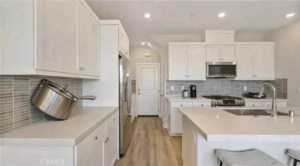 Irvine, CA 92618,442 lobata