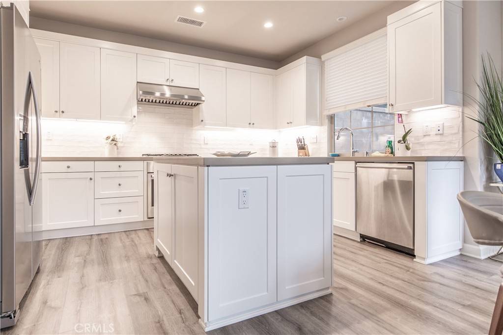 Irvine, CA 92618,114 Falcon Ridge