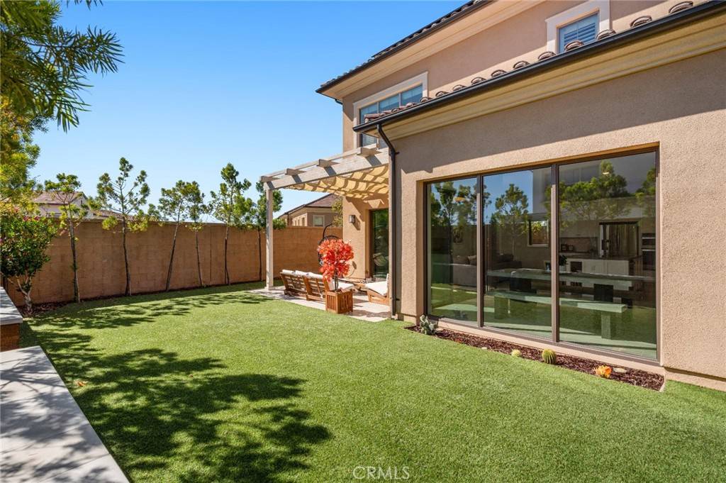 Irvine, CA 92618,152 Plum Lily