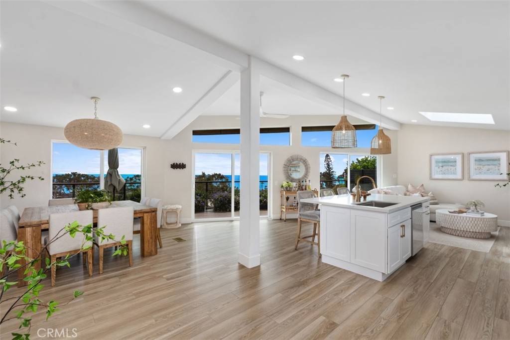 Laguna Beach, CA 92651,30802 Coast #D15