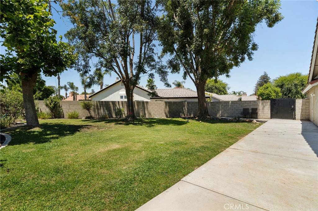 812 Mazatlan DR, Bakersfield, CA 93314