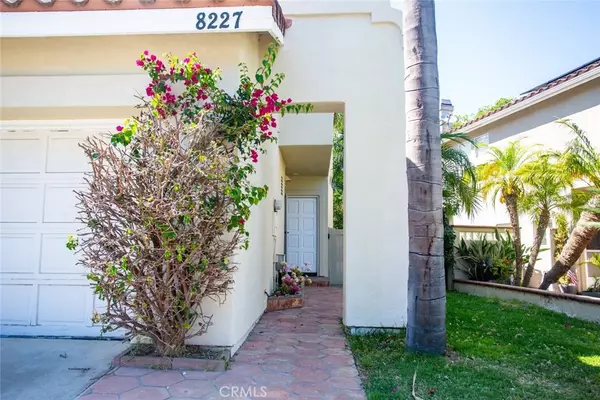 Anaheim, CA 92808,8227 E White Fir LN