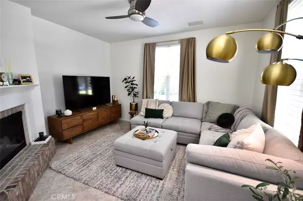 Irvine, CA 92602,105 Waterman #152